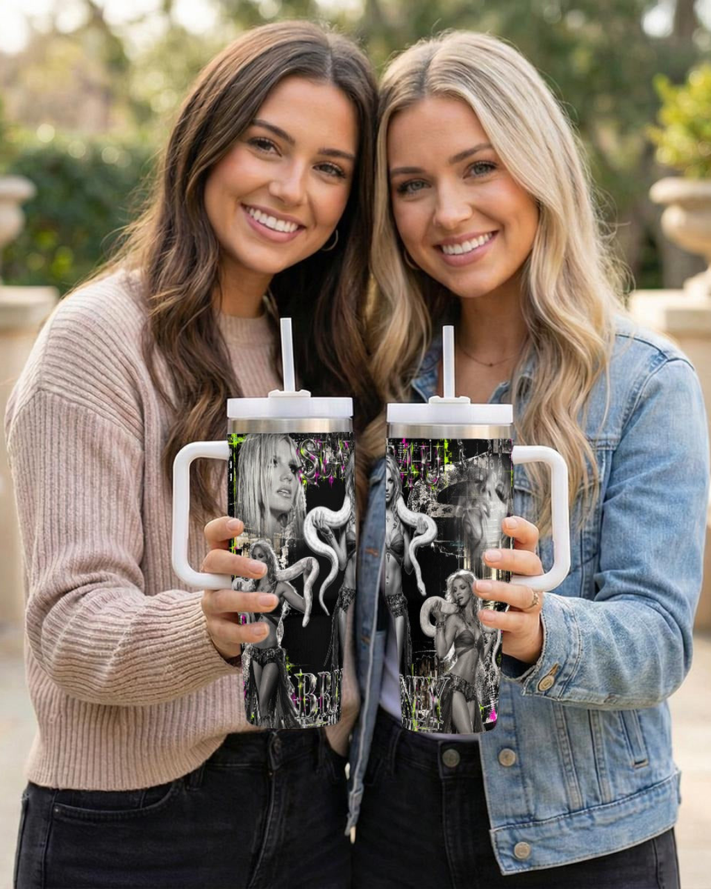 Britney 25th Anniversary – 2001 VMA Snake – B&W – 40oz Tumbler