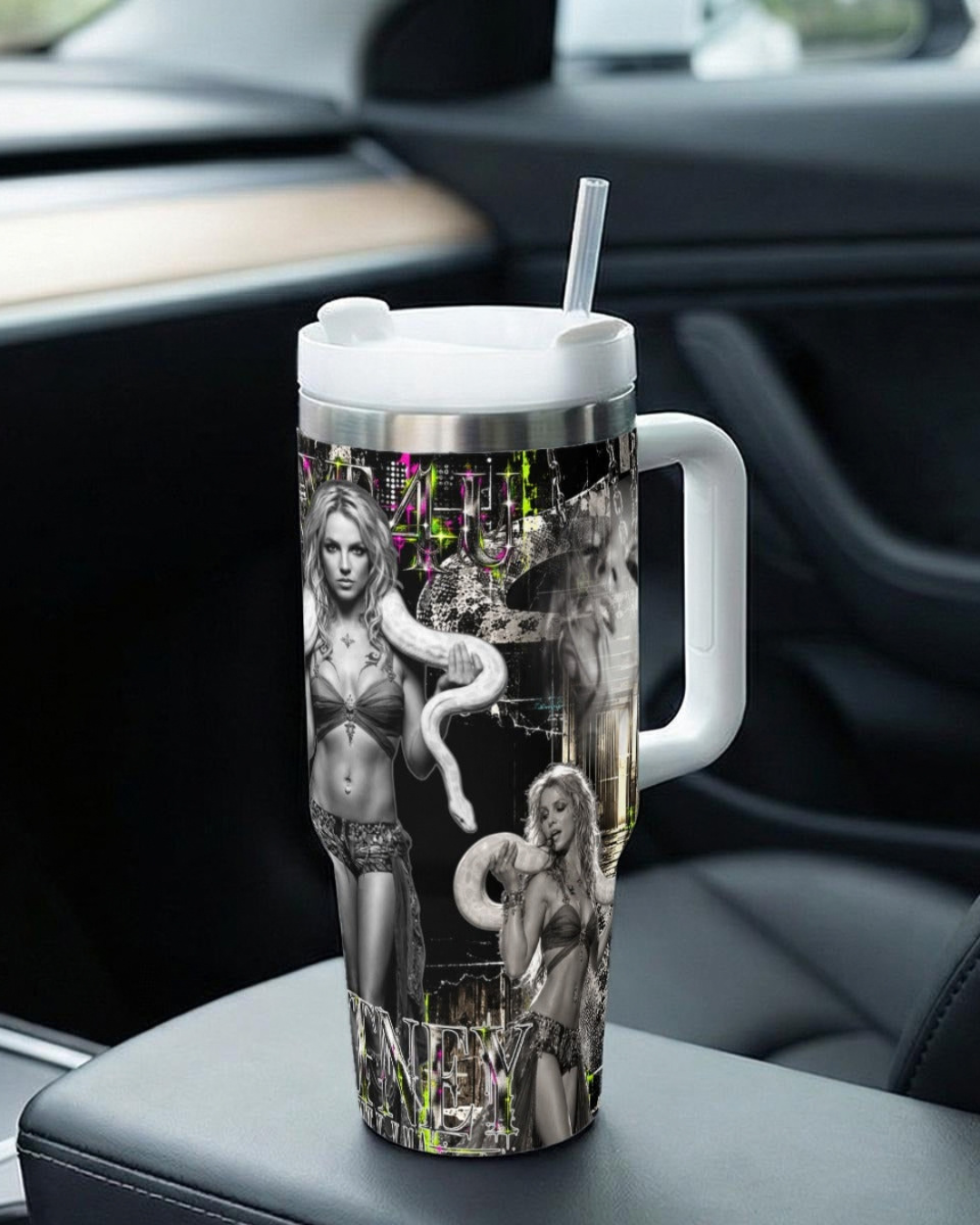 Britney 25th Anniversary – 2001 VMA Snake – B&W – 40oz Tumbler